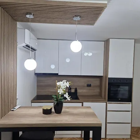 Stan Na Dan Jelica Stanivukovic شقة