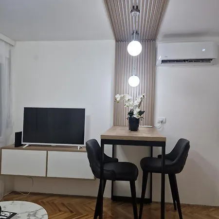 Stan Na Dan Jelica Stanivukovic شقة