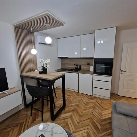 Stan Na Dan Jelica Stanivukovic Διαμέρισμα Šid