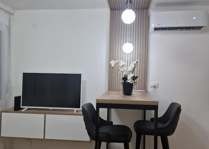 Stan Na Dan Jelica Stanivukovic 아파트